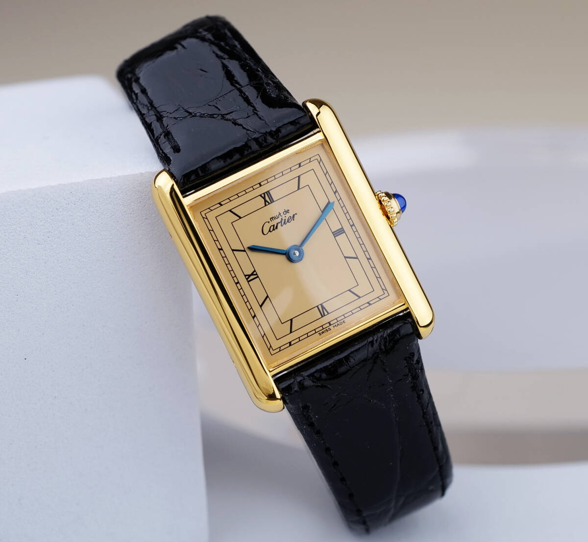 Cartier Must Tank Gold Roman Index LM.