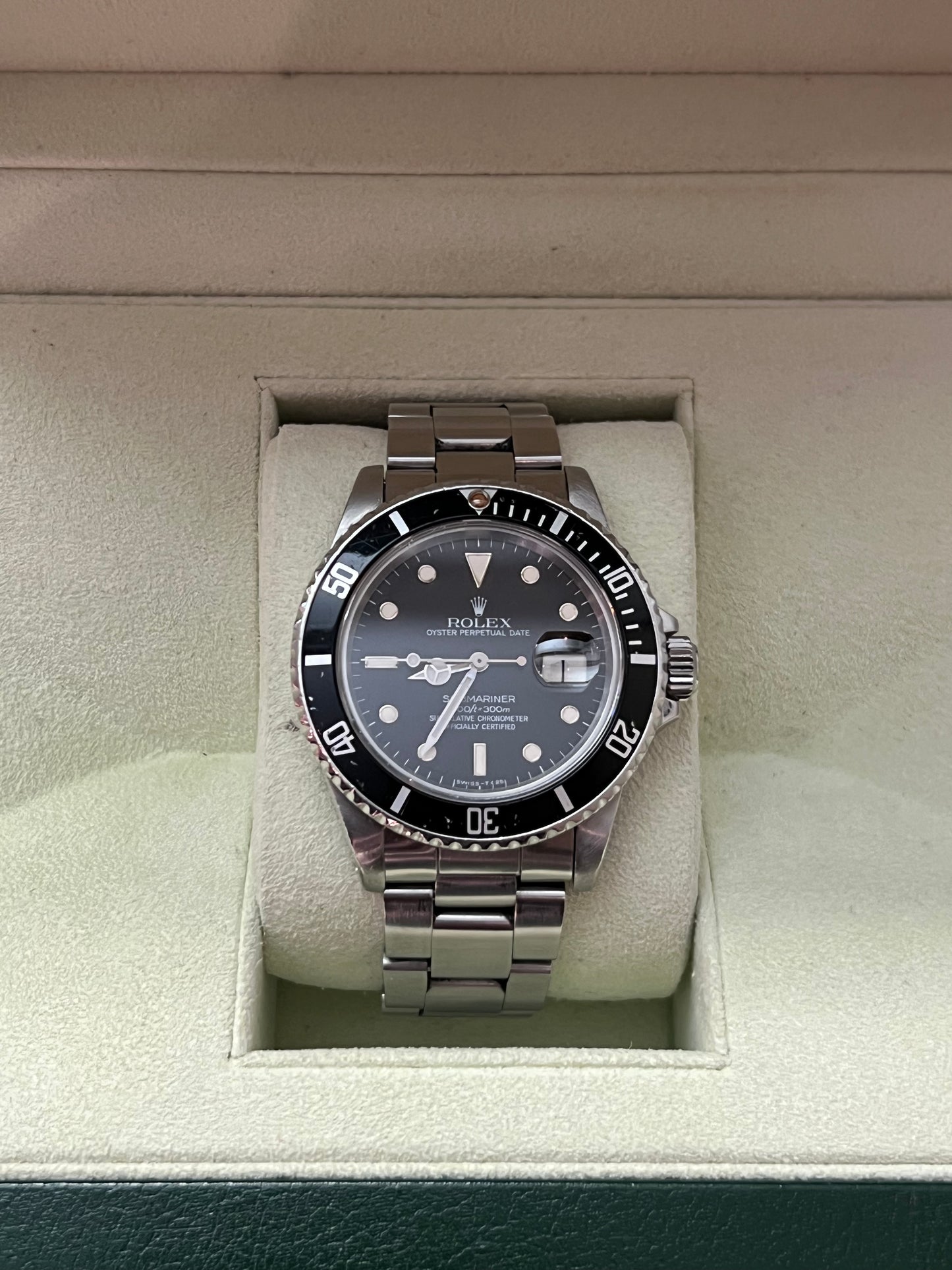 Rolex Submariner Date 16800