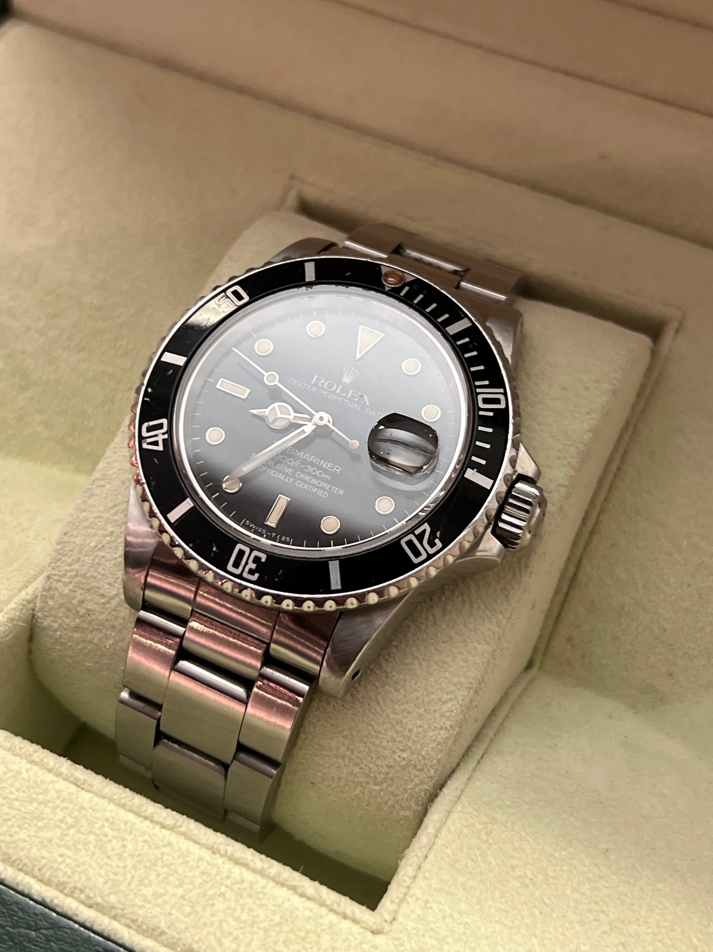 Rolex Submariner Date 16800