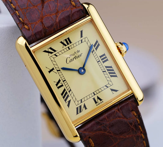Cartier Must Tank Roman Ivory Index mit braunem Lederarmband
