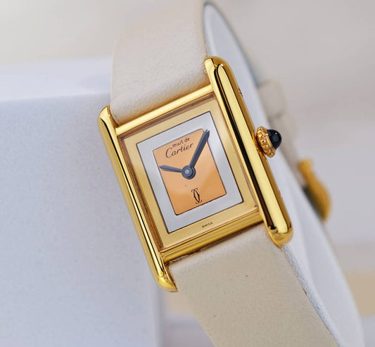 Cartier Must Tank Three Colour Gold Index mit weißem Lederarmband
