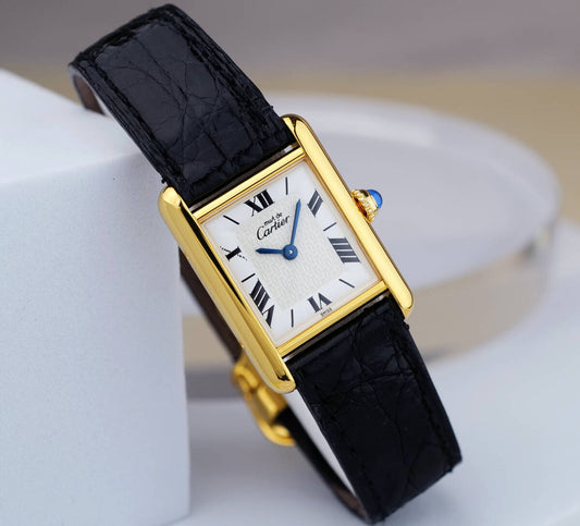 Cartier Must Tank White Roman Index mit schwarzem Lederarmband