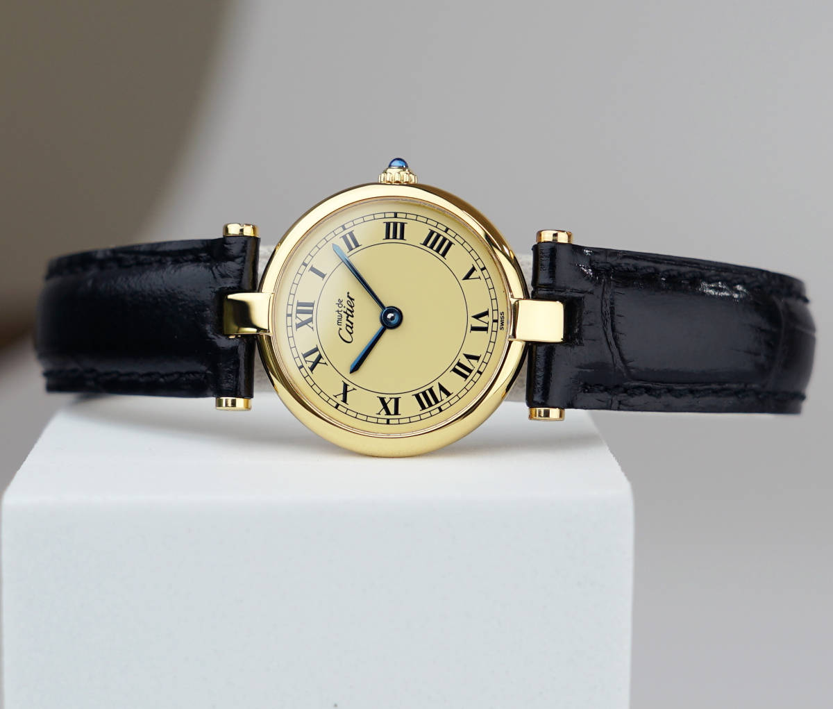Cartier Must Vendome Ivory Roman Index SM, Quarz, schwarzes Lederarmband, Foto 3 von 9